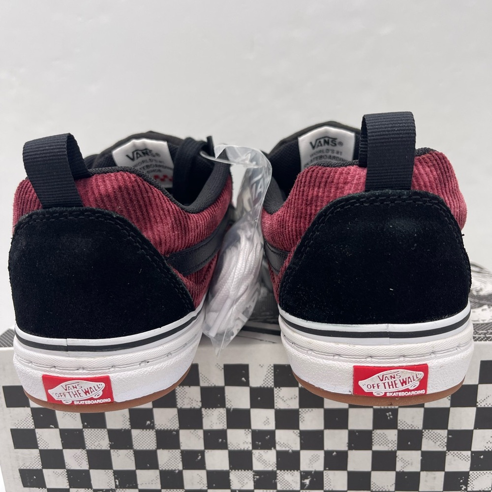 Vans WMNS Kyle Walker
Corduroy Tie-Dye/Black/White Sneakers
VN0A5JIEX4C - Picture 11 of 16
